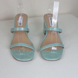 Steve Madden Women's Light Green Sandals.  Size 8